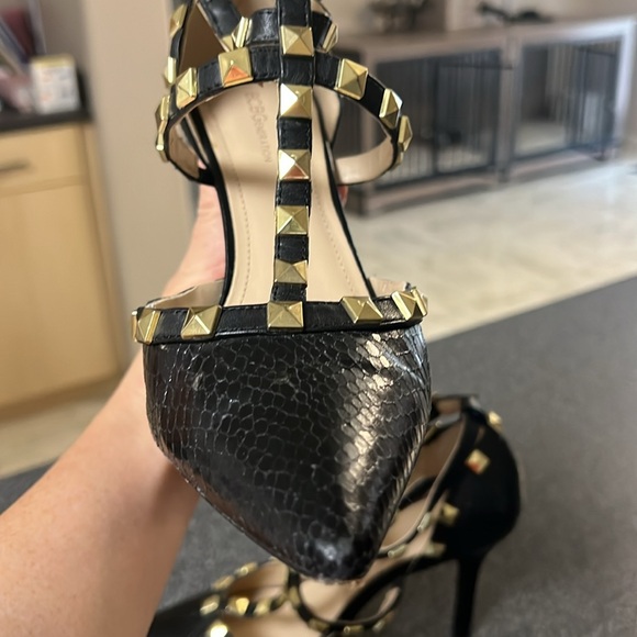 BCBG black Heels - Picture 9 of 14